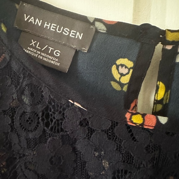 Van Heusen Floral and Lace Sleeveless Blouse, Xl/l - Picture 3 of 3